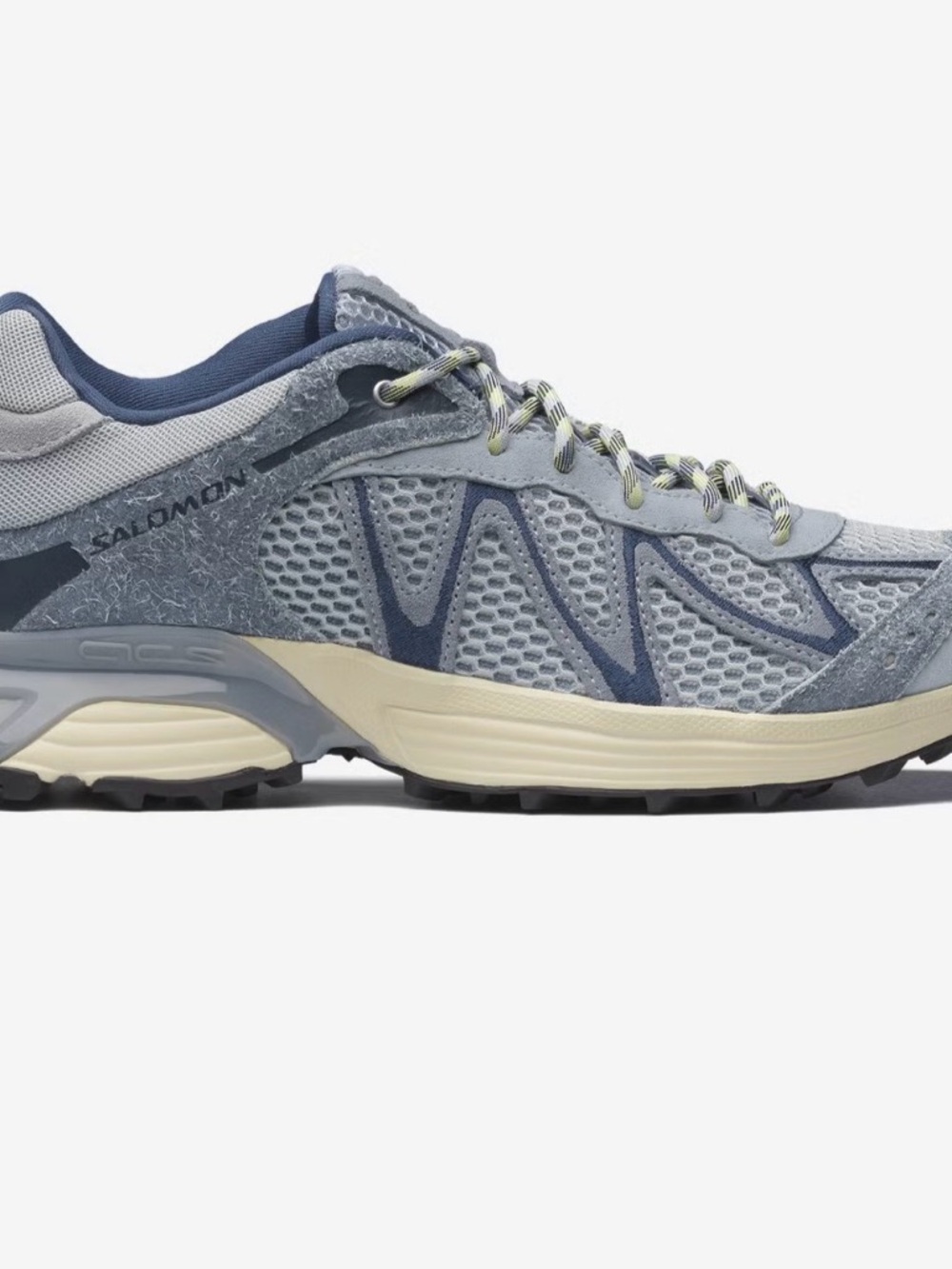 Salomon XT Whisper Embroidery Sneakers in color pearl blue/ tradewinds